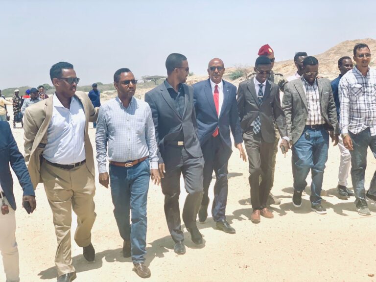 “Government Delegation Visits Barawe to Strengthen Ties and Assess Development Progress